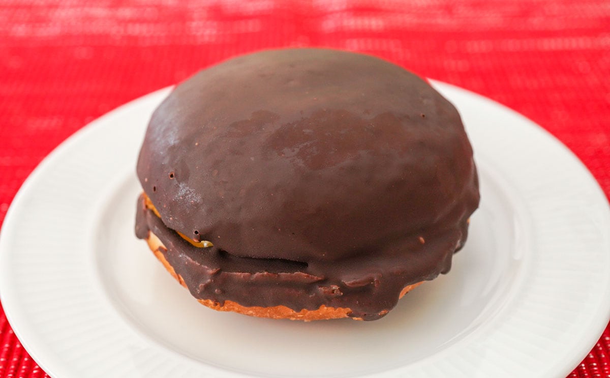 セブンの新作ドーナツ、とろ~りクリームがたまらない!