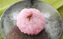 可愛くておいしい！めっちゃ春！セブンで買える159円スイーツがもっちり美味でした！