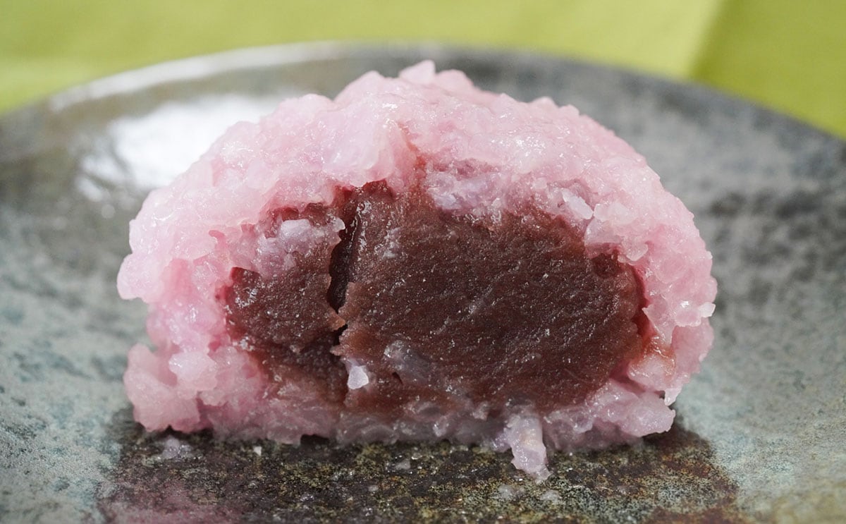 可愛くておいしい！めっちゃ春！セブンで買える159円スイーツがもっちり美味でした！