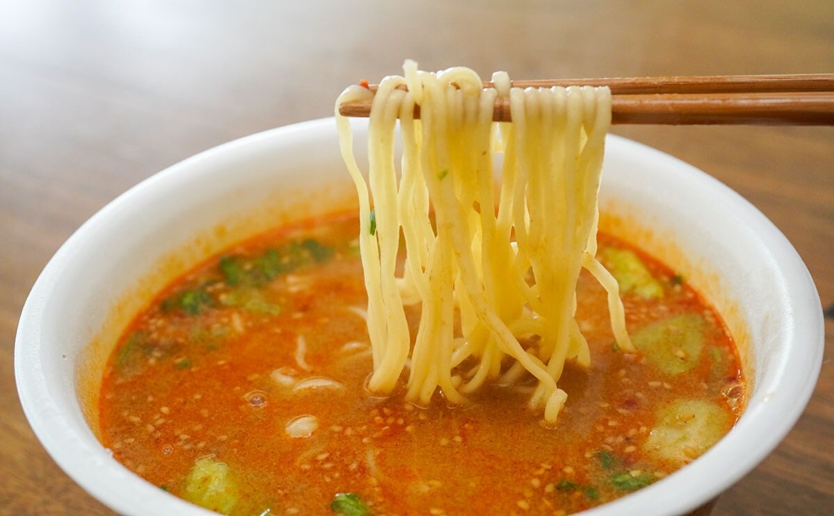 お店を超えるウマさ、高級カップ麺誕生