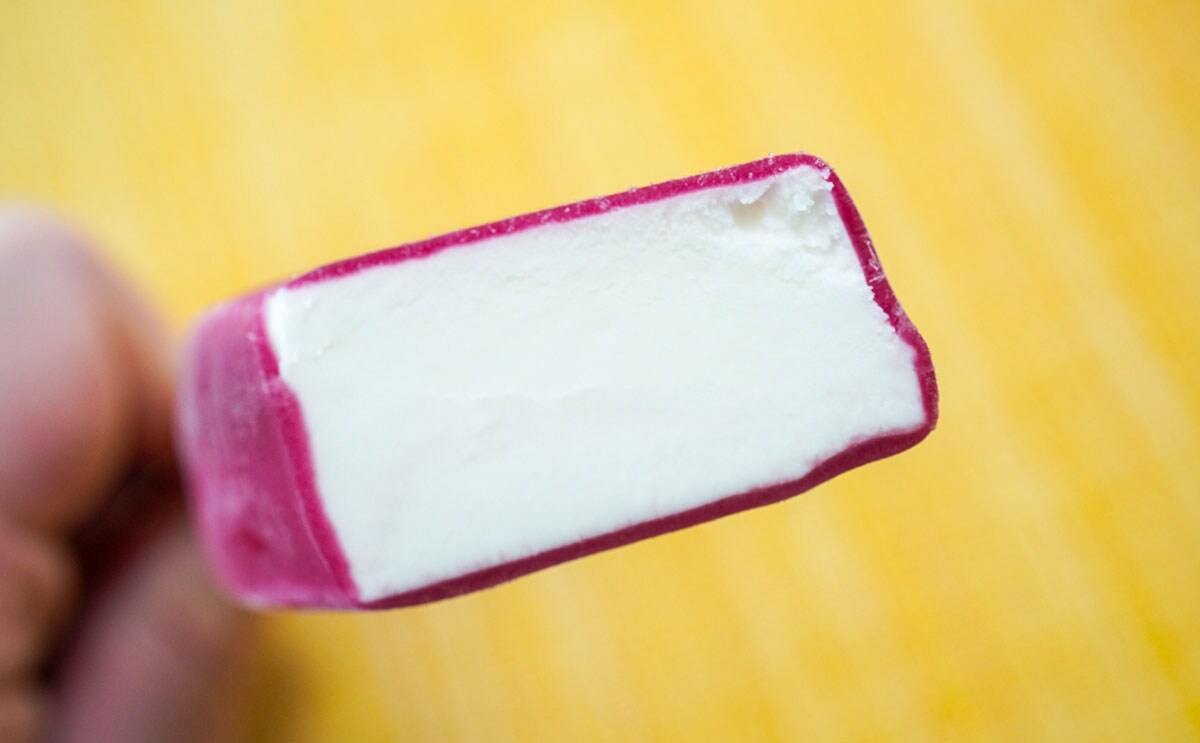 「買い溜めした」「絶対食べる」コンビニ限定アイスが激うま