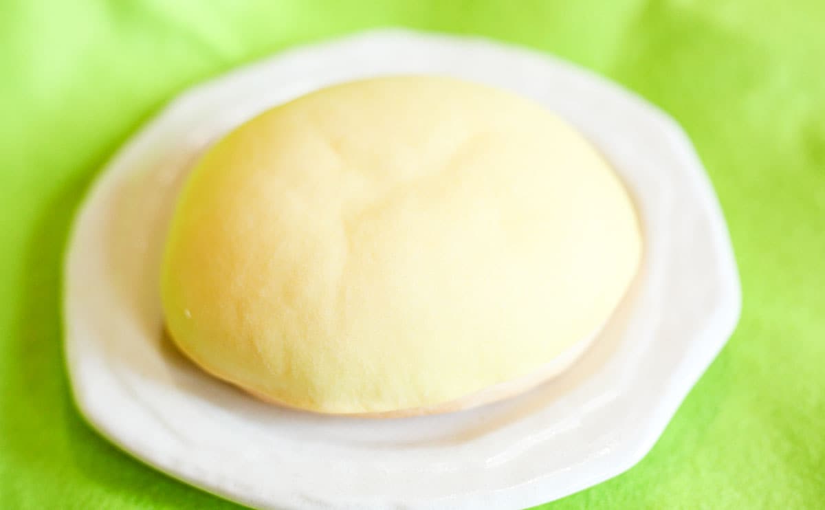 もっちり甘~い!ファミマの黄色いパンにハマりそう!