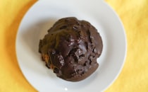 「おいしすぎ」「ザクザク」国民的お菓子とコラボしたファミマ新商品とは!?