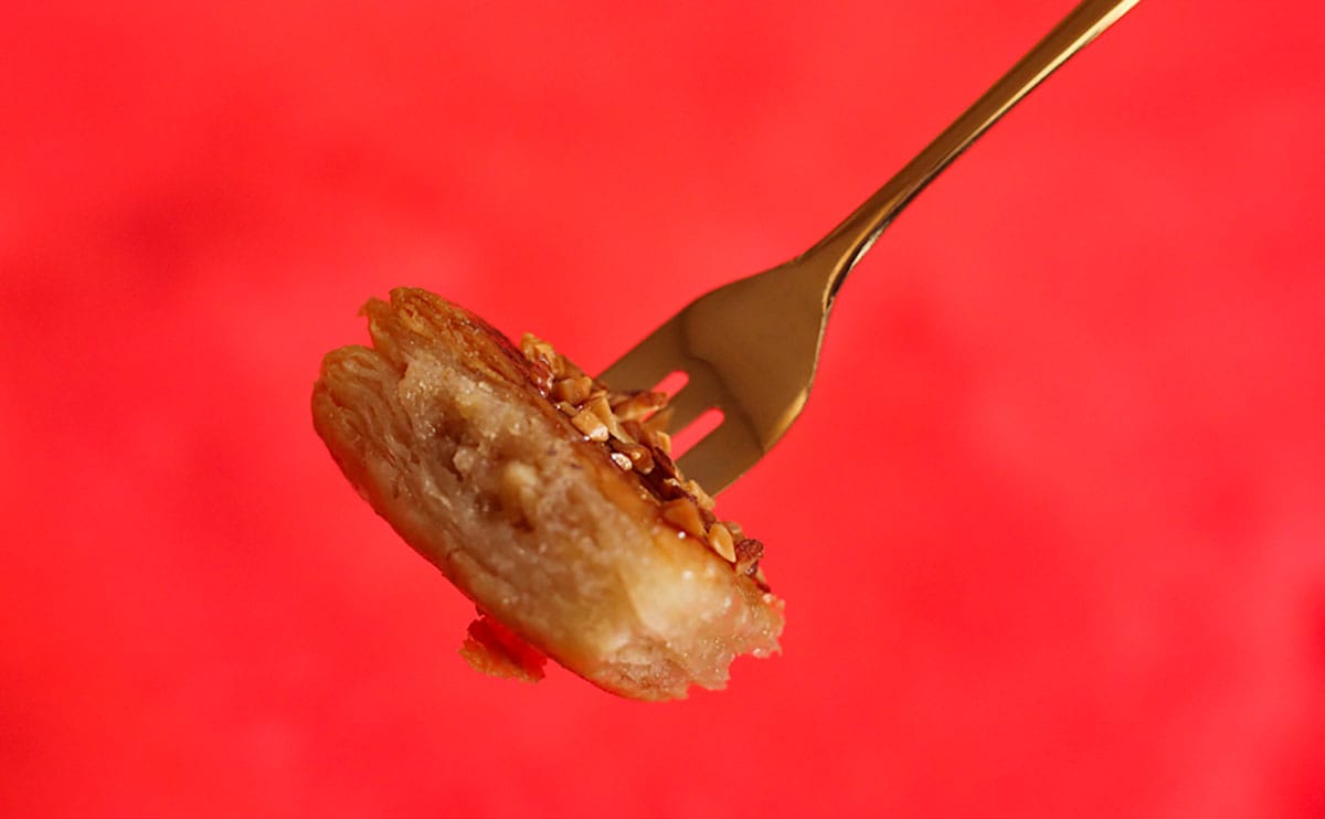 「即購入」「バクラバって何」よくわからないけどおいしいローソン新商品