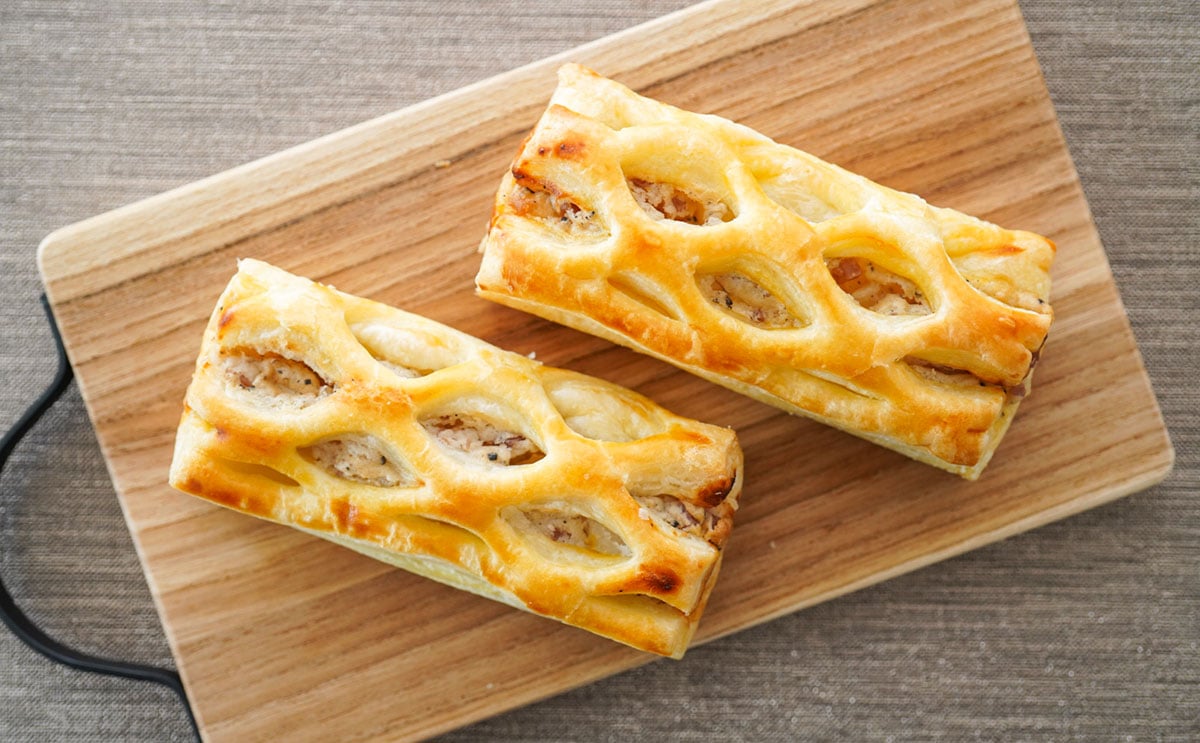 「めちゃうまい」「マックより早く食べれる」ファミマに「ベーコンポテトパイ」登場