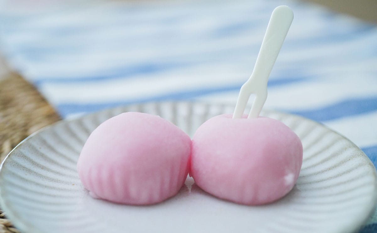 「本当においしい」「即買いした」セブンのピンク玉は一瞬で消える