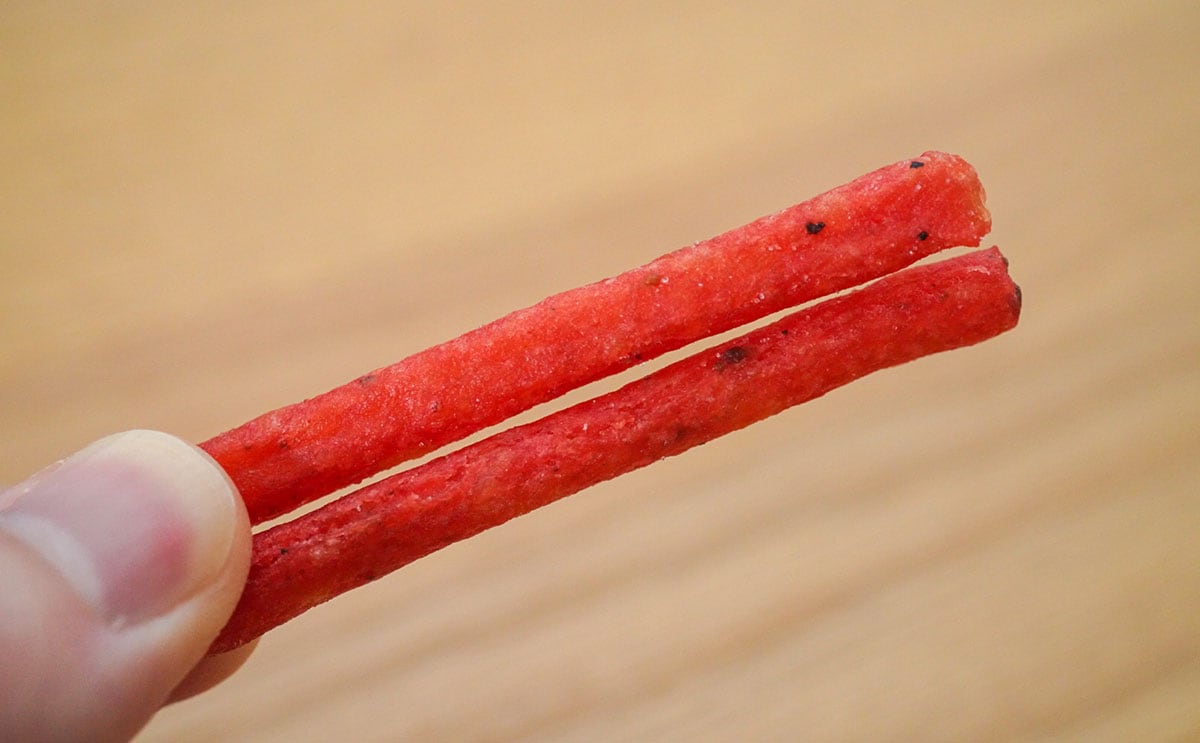 「一番好きな味」「やっと買えた」真っ赤な『じゃがりこ』が普通にうまい