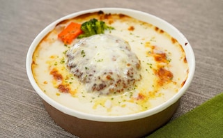【セブン新商品】牛肉の旨味とチーズの香ばしさにハマる