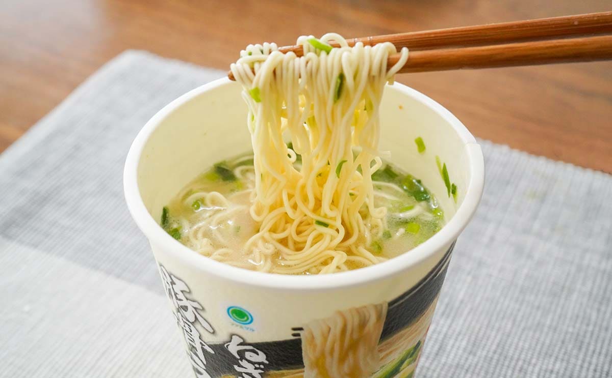 【熱湯1分】ファミマの198円カップ麺を最後の一滴まで飲み干したい