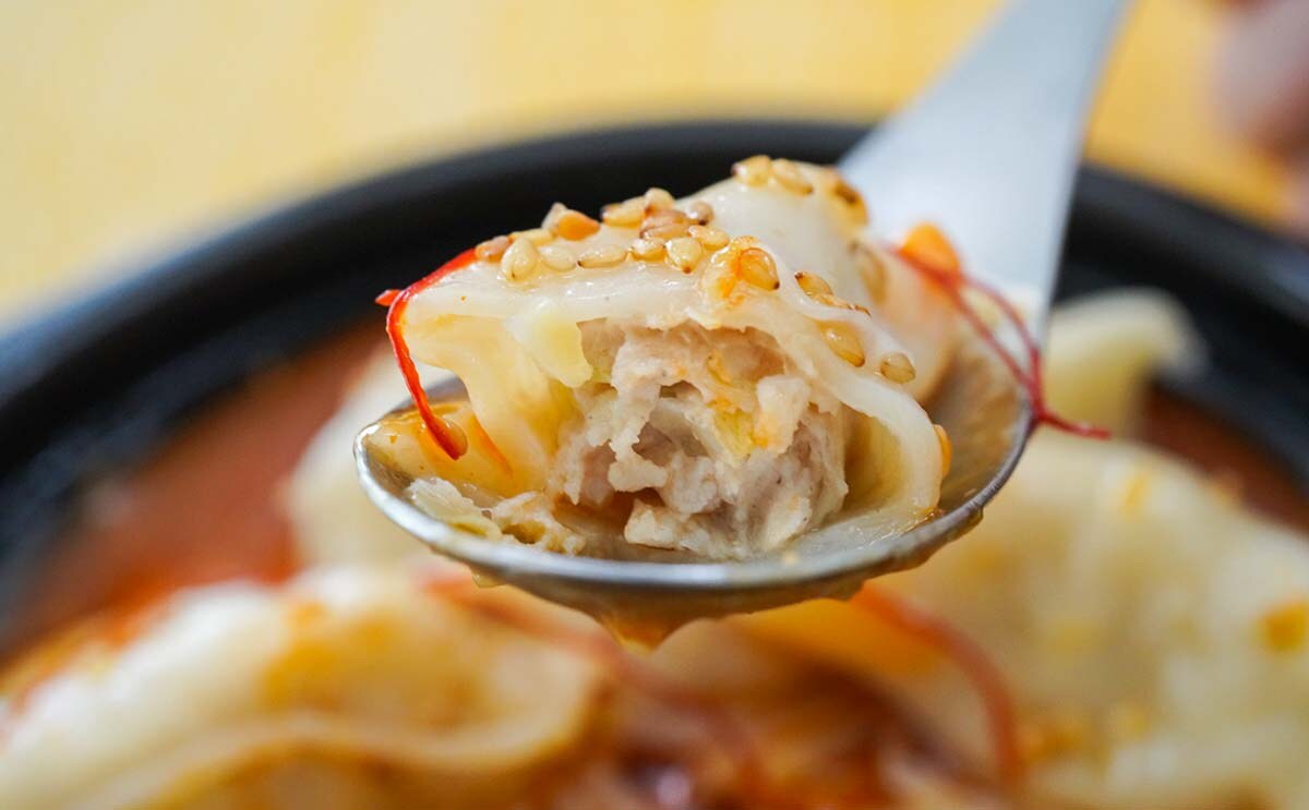 ファミマの辛旨だれで食べる水餃子がやみつきになる