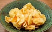 「うますぎだから」「クセになる」カルビーの人気ポテトチップス復活