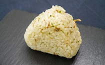 「何なのうますぎ」「売り切れだった」話題のセブン新作おむすびとは