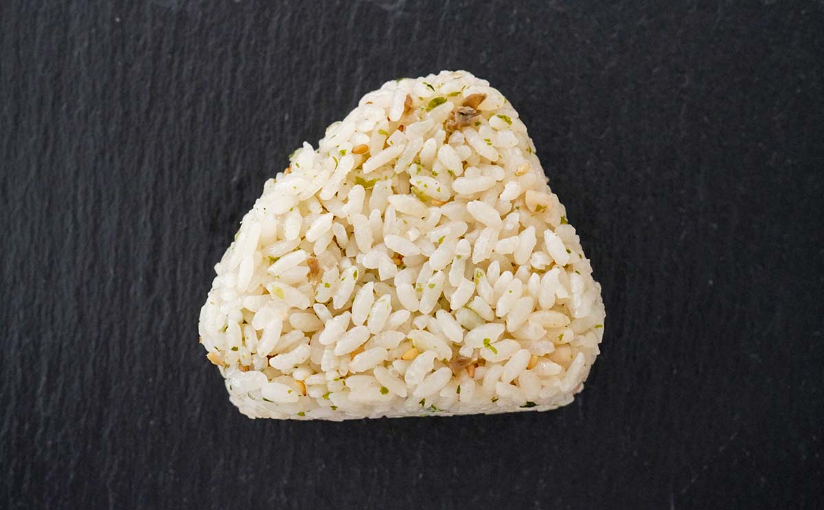 「何なのうますぎ」「売り切れだった」話題のセブン新作おむすびとは