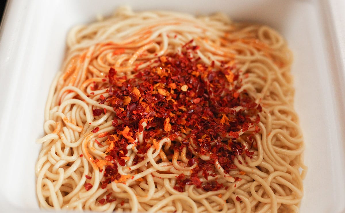 「食べ切れなかった」「手を出してはいけない」『鬼辛まぜタン』を食べたら色んな汁が出た