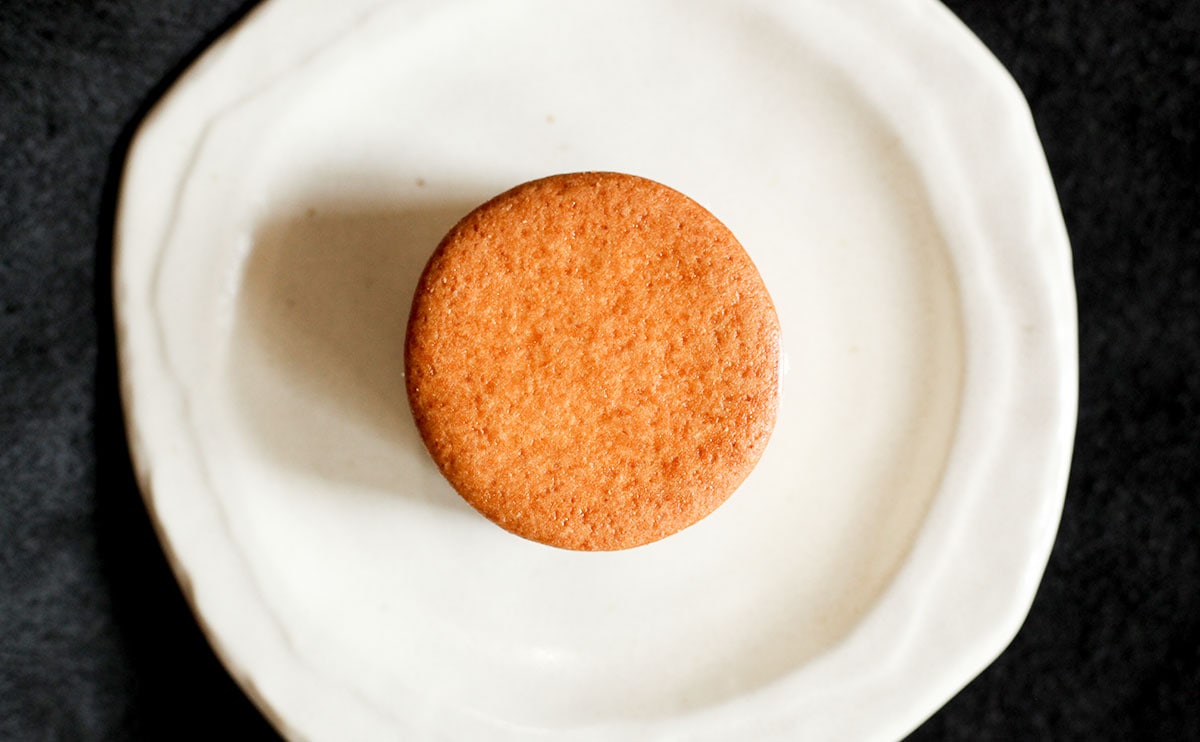 ファミマの爆売れスイーツ「バタービスケットサンド」が帰ってきた！！