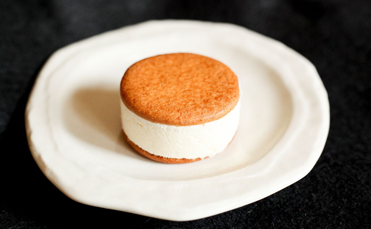 ファミマの爆売れスイーツ「バタービスケットサンド」が帰ってきた！！