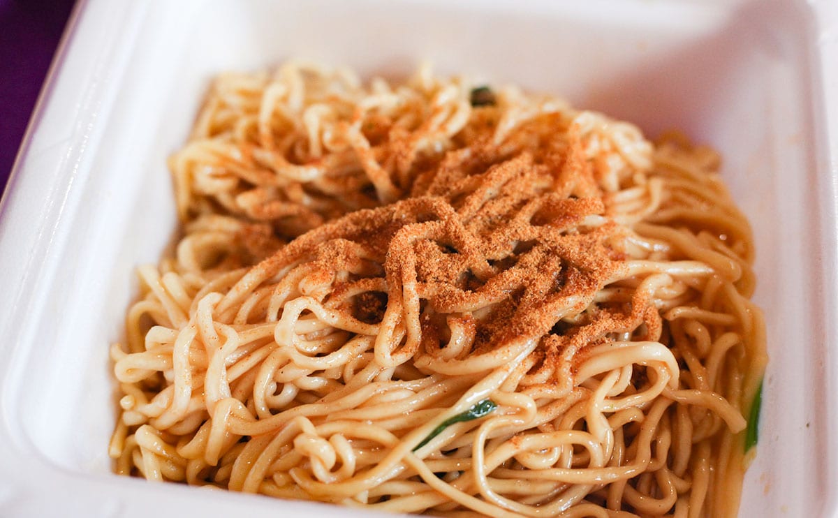 ファミマル、グッジョブすぎる!「麺屋はなび」監修のカップ麺が箱買いしたいレベル