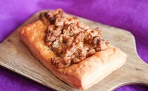 「レギュラー化して」ファミマ新作パンの“チキンみたいなやつ”の正体