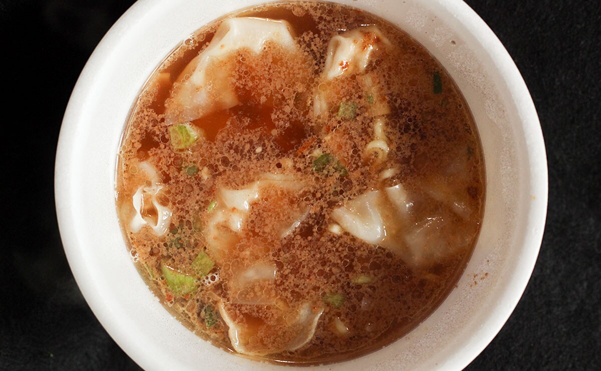 「こだわりを感じる」ファミマで人気店の「ワンタン麺」を!?