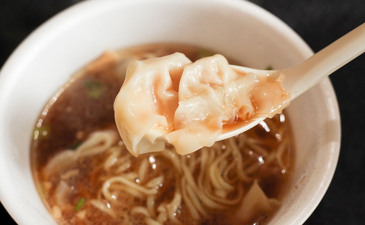 「こだわりを感じる」ファミマで人気店の「ワンタン麺」を!?