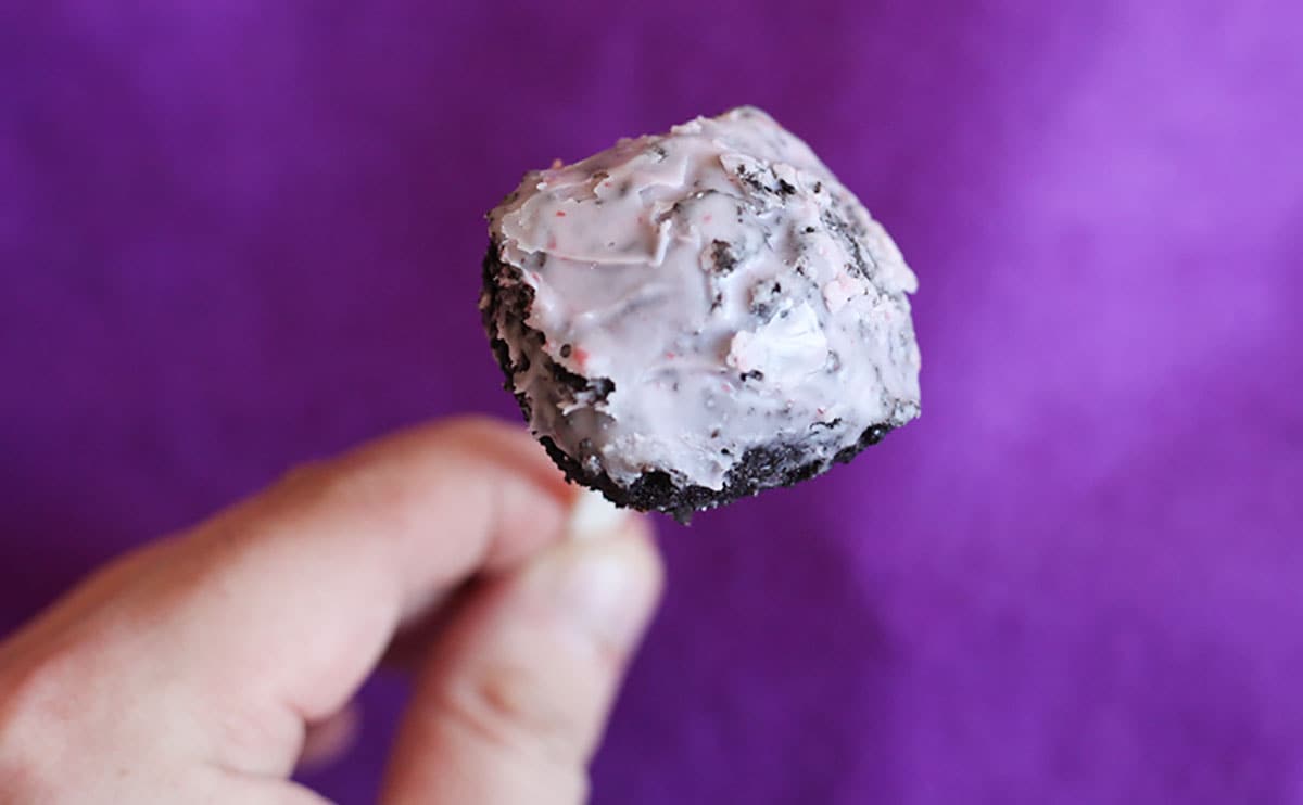 ゲーム中でもパクッ!高校生が考えたローソン新商品とは!?