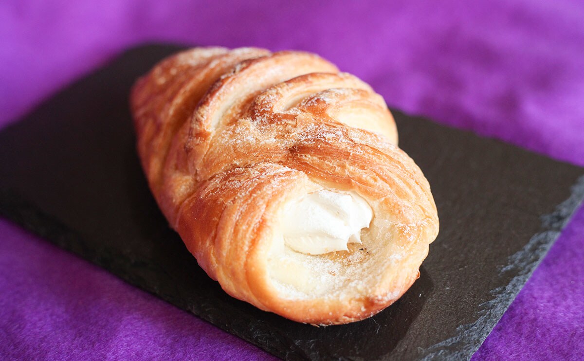 「お得感ある」ローソンの149円パンはハイカロリーだけど中パンパン!!