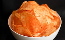 気になる人が続出！ローソンの『脳がバグるポテチ』がマジでバグるやつだった