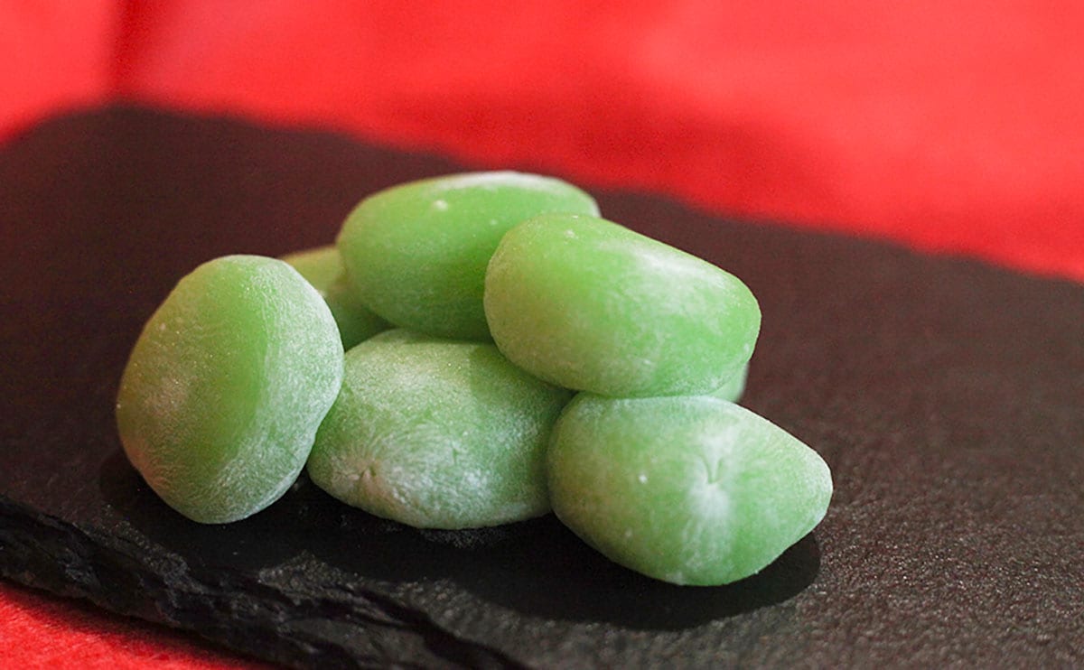 「楽しい」「色がやばい」ローソンの“緑の物体”が話題！