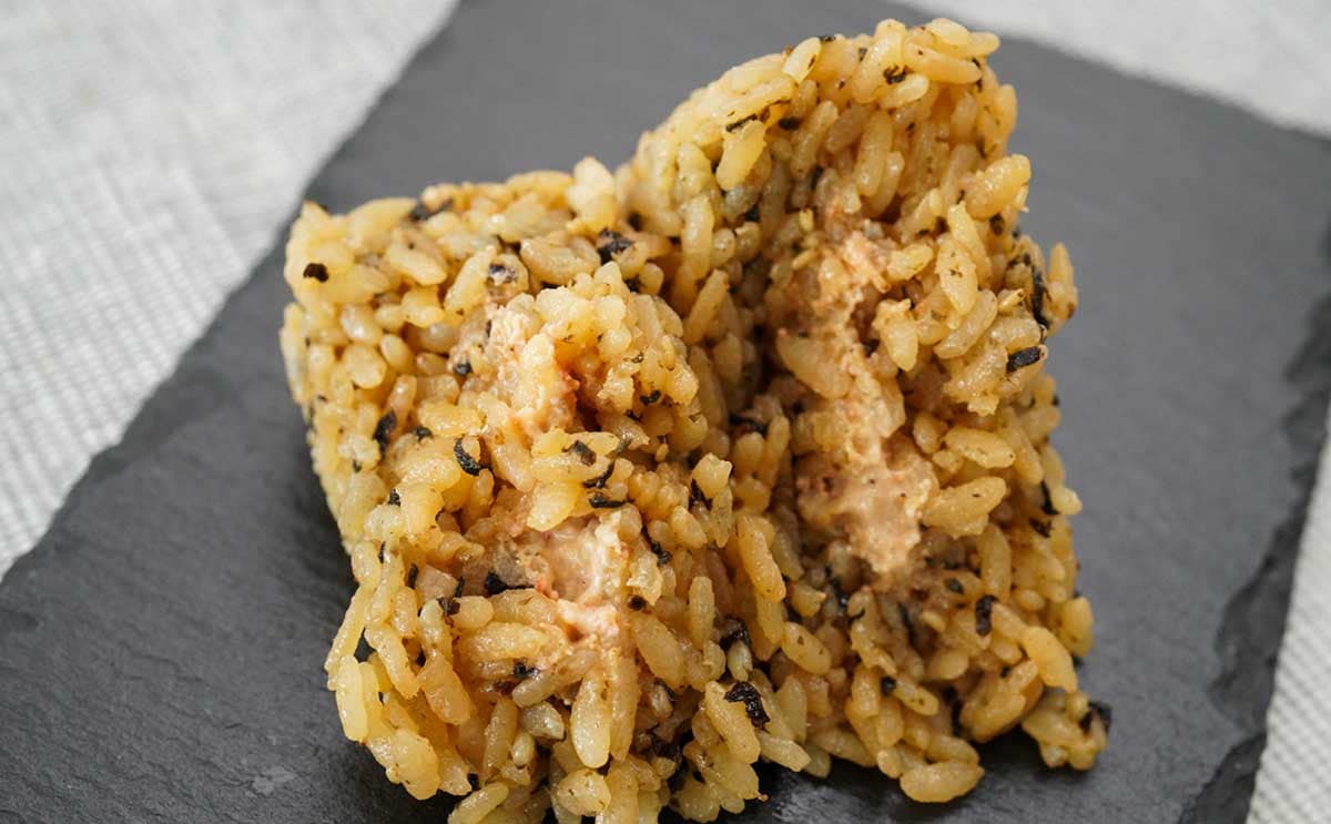 「おいしい」と絶賛、セブンおむすびがクセになる