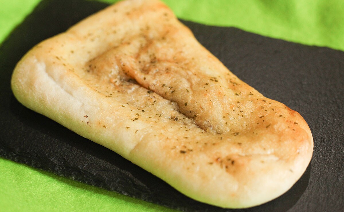 「神の食べ物」「うますぎた」ファミマの『ナン』にハマってる！