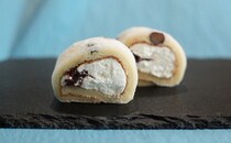 「一番好きなやつ」「テンション爆上がり」激うまな『もち食感ロール』が復活