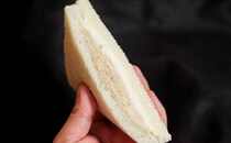 【ローソン】手づかみで食べる『ティラミス』にハマりそう！