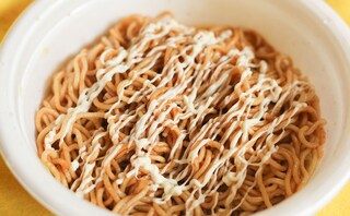 「こってりおいしい」「濃すぎる」賛否両論の『U.F.O.』新作を食べてみた