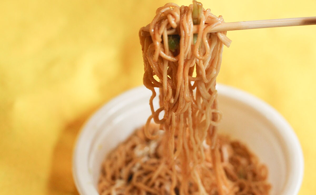 「こってりおいしい」「濃すぎる」賛否両論の『U.F.O.』新作を食べてみた