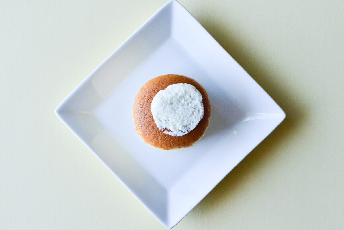 「何個でもいけそう」【セブン】人気のスフレパンケーキが帰ってきた