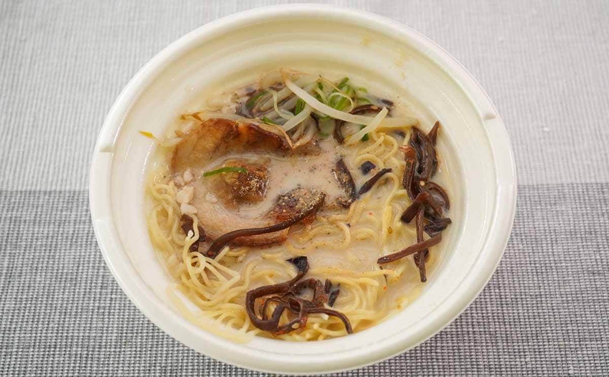 超人気店監修【セブン】新発売ラーメンは最後の一滴まで飲み干したい