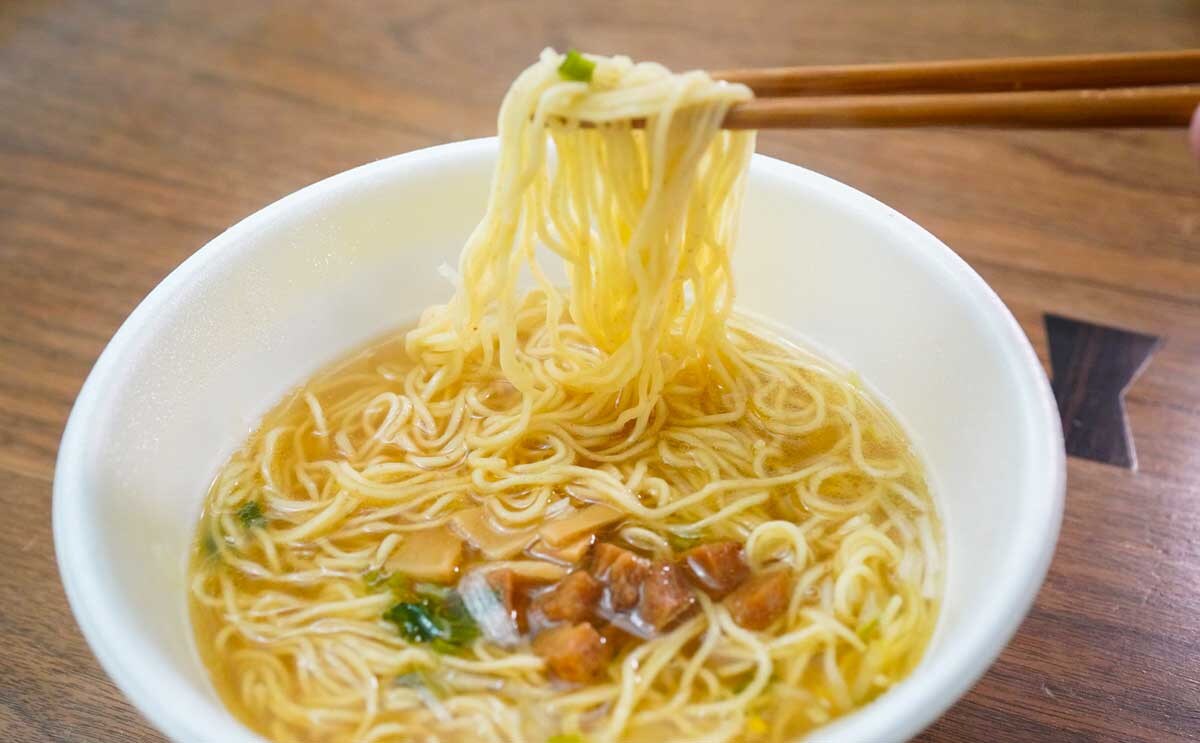 「スープうんま！」「完璧」新発売【カップ麺】は爽やかすぎてゴクゴク飲める