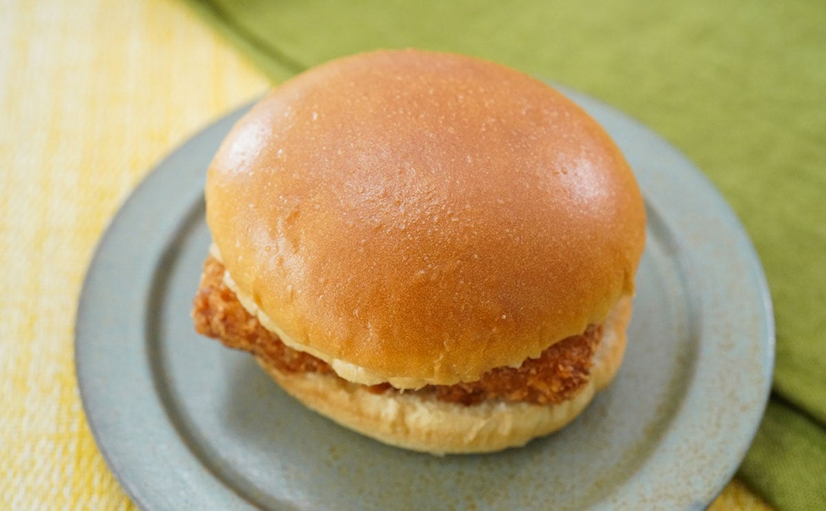 【セブン】新発売バーガーは満足度高め。存在感のある具材とは