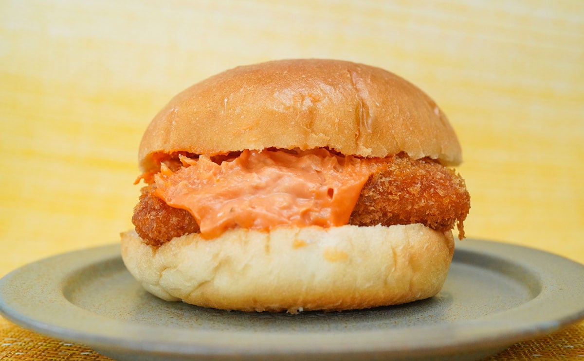 【セブン】新発売バーガーは満足度高め。存在感のある具材とは