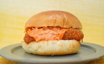 【セブン】新発売バーガーは満足度高め。存在感のある具材とは