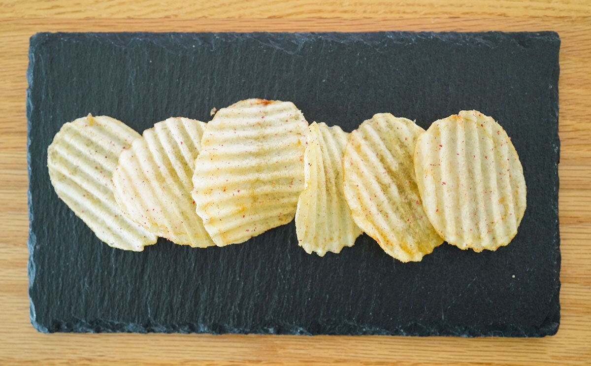 「夏が始まった」「うまいよね～」期間限定【ポテトチップス】が話題に