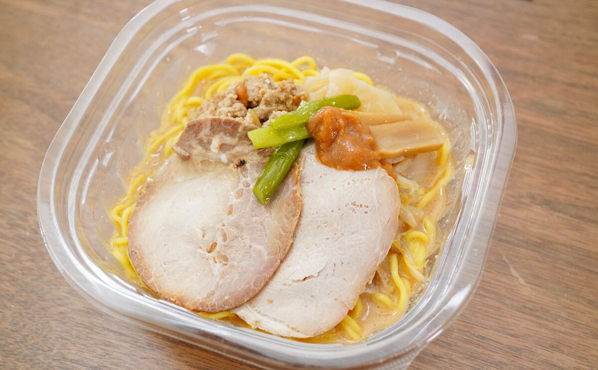 「濃厚でうまい」「ハマってる」セブン新発売【ラーメン】は銘店監修