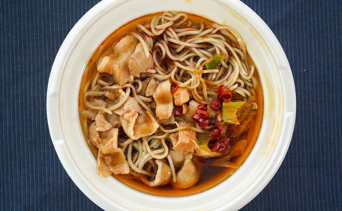 味も量も大満足!【セブン】新発売の麺は具材たっぷりで激うま