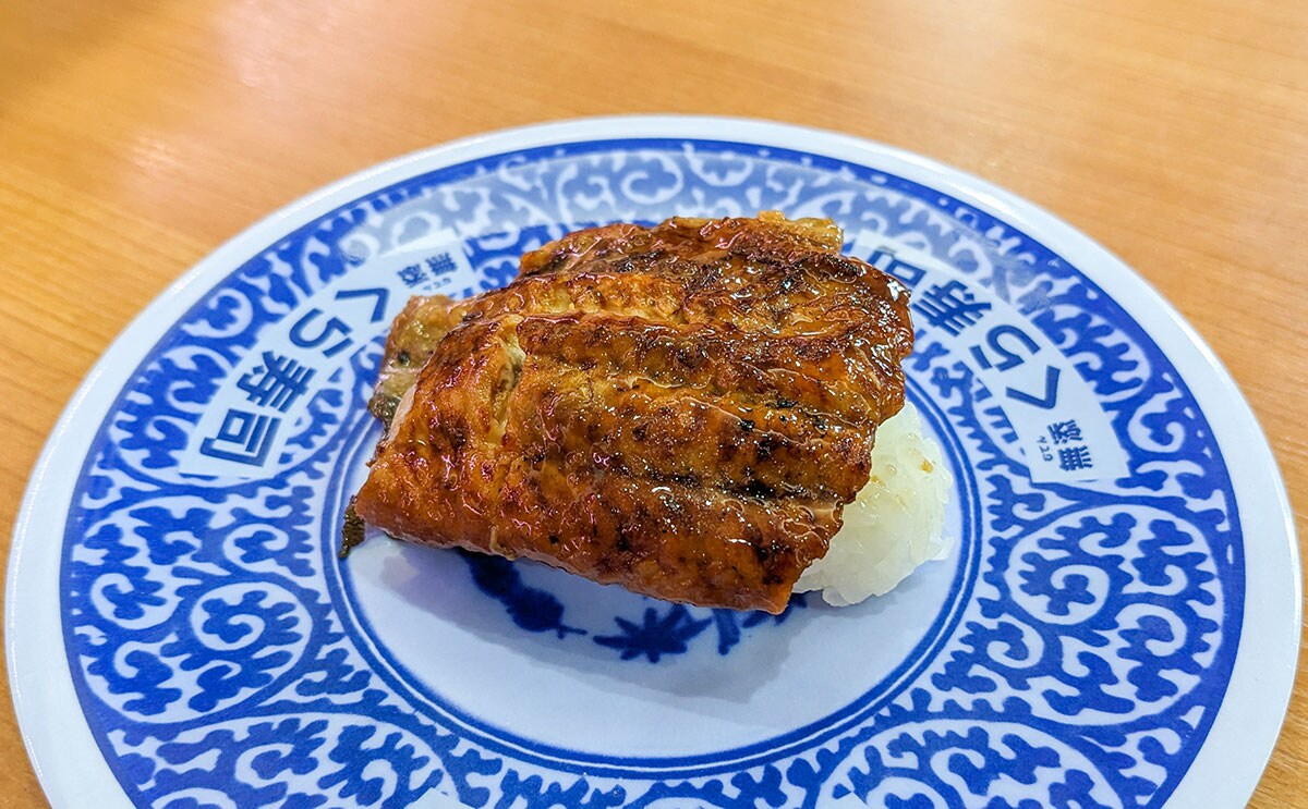 「大きいな」「完売してた」【くら寿司】の限定商品がお世辞抜きでうまい