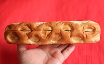 「めっちゃうまい」の声も。【ファミマ】のパンは超ロング！