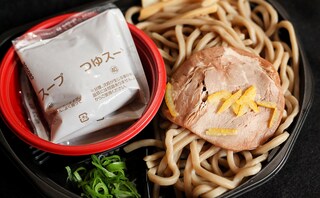 【限定】ファミマなら「中華蕎麦うゑず」の味を並ばずに食べられる！
