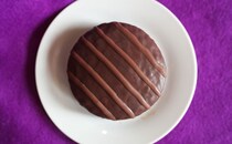 「満足」「うますぎる」ローソン新商品はでっかい『チョコパイ』？