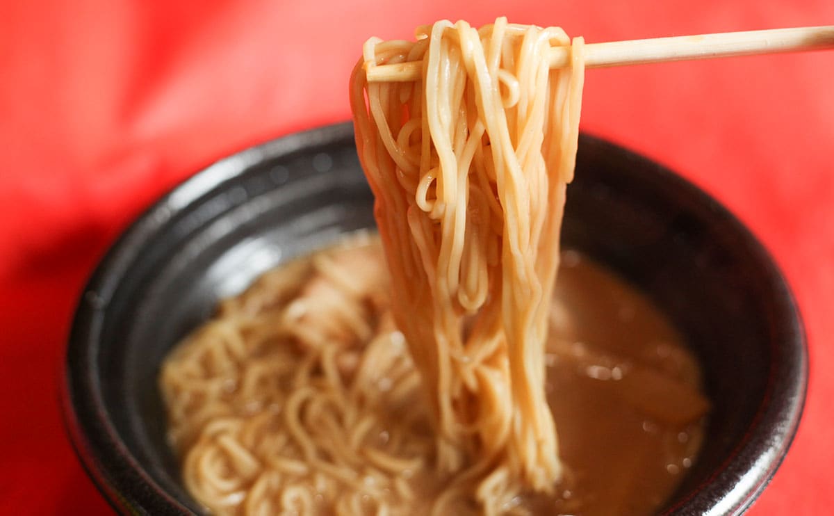 人気店の味を【ローソン】で。646円もするけどおいしいチルド麺