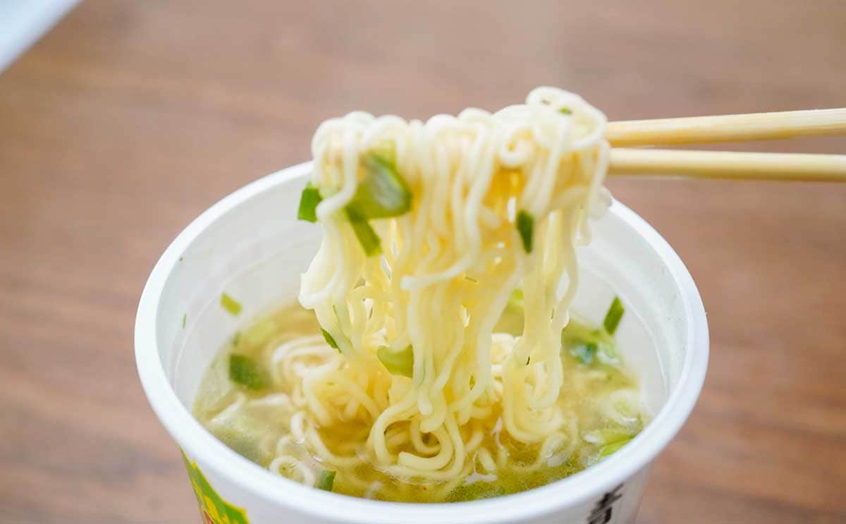 「下手なラーメン店よりうまい」「間違いない」【東洋水産】新発売カップ麺は白飯がほしくなる【おすすめ3選】