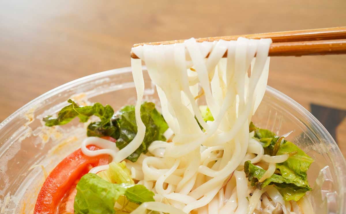 「毎日食べたいウマさ」「鬼リピする」【セブン】新作麺は最後の一滴まで飲み干したい